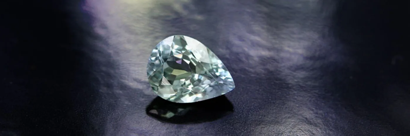 تانزانیت (Tanzanite): خواص، رنگ و اطلاعات