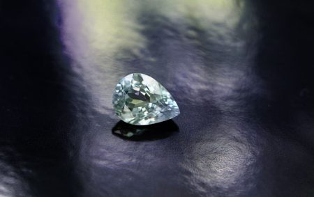 تانزانیت (Tanzanite): خواص، رنگ و اطلاعات