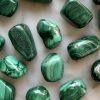 مالاکیت (Malachite) یا مرمر سبز چیست؟ معنی، خواص درمانی و کاربردها