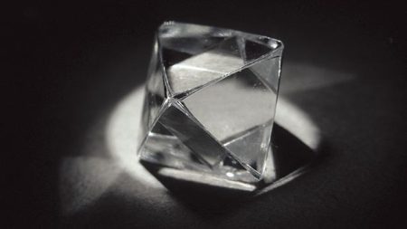 ساختار کریستالی الماس